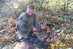 Frank Borg shot this nice Buck with his bow during the 2006 season, great job Frank!